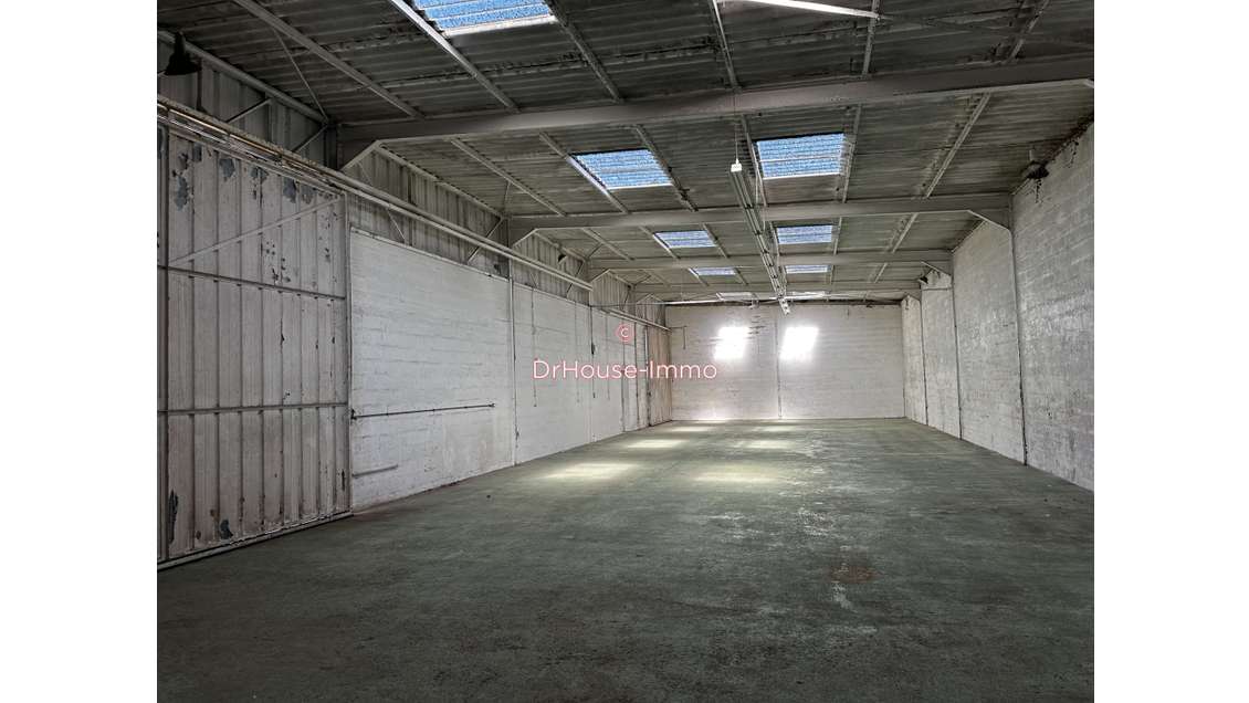 Entrepôt box hivernage camping-car à Thouaré