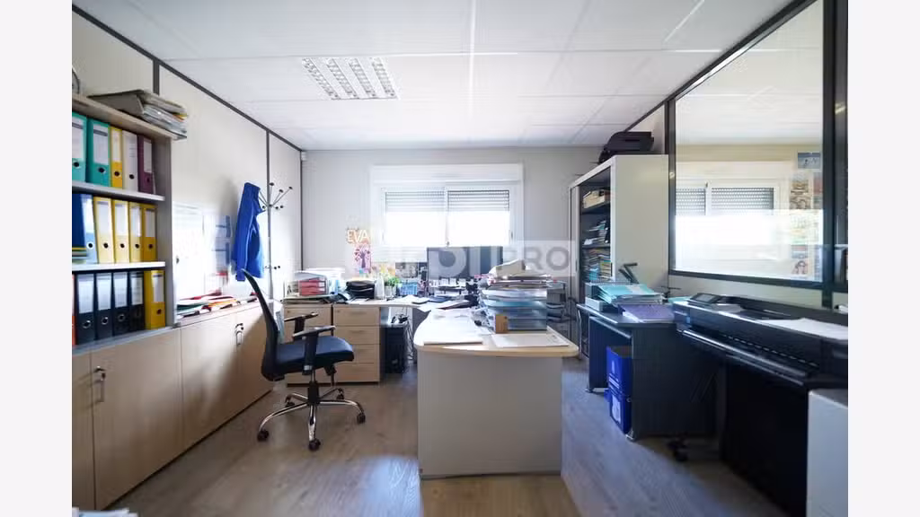 Bureaux à louer 154m²  R+1 à Thurins