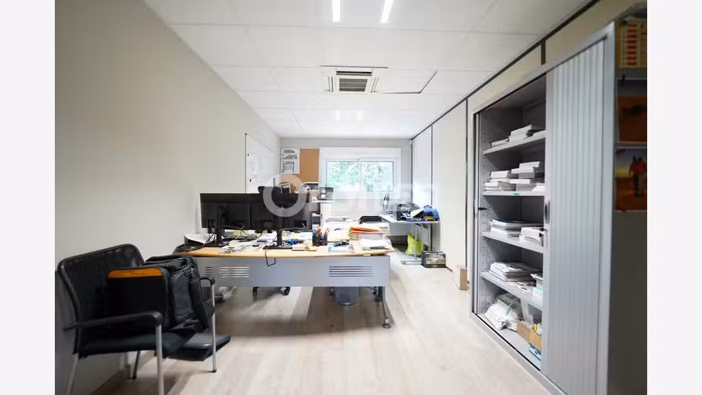 Bureaux à louer 154m²  R+1 à Thurins