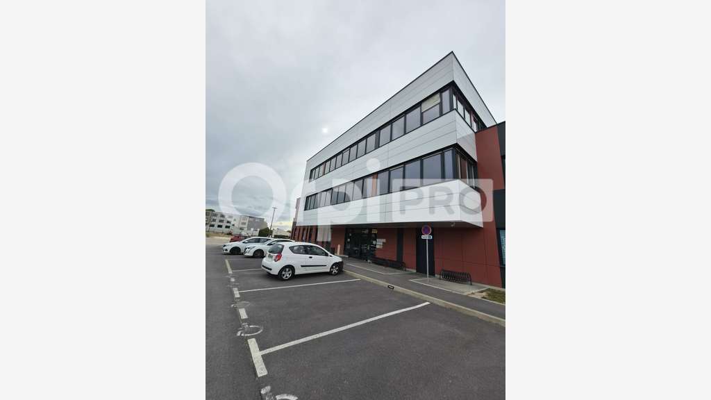Bureau 200m² RDC à louer à Tinqueux