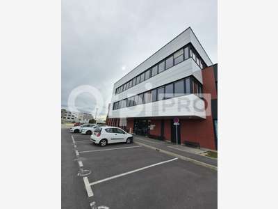 Bureau 200m² RDC à louer à Tinqueux