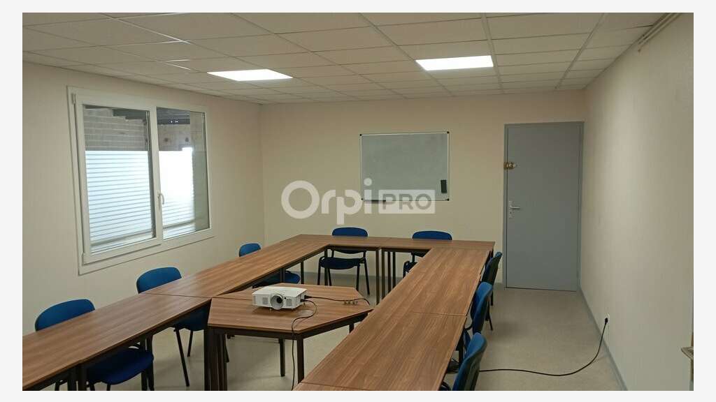 Bureaux 240m² R+1 à louer à Reims Tinqueux