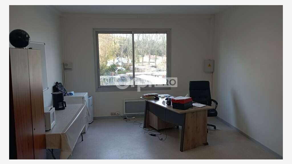 Bureaux 240m² R+1 à louer à Reims Tinqueux
