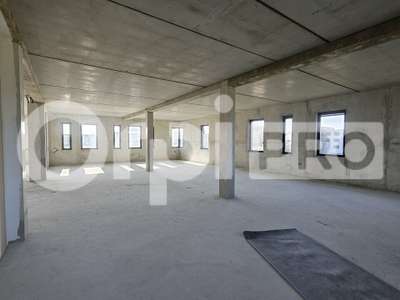 Bureaux 129.9 m²