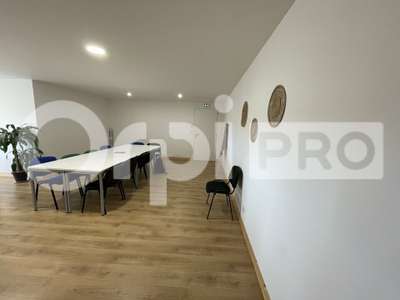 A louer local professionnel bureaux 75m² à Tosse