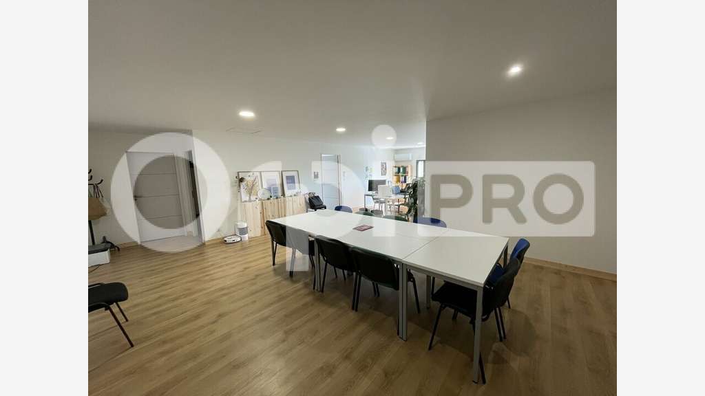 A louer local professionnel bureaux 75m² à Tosse