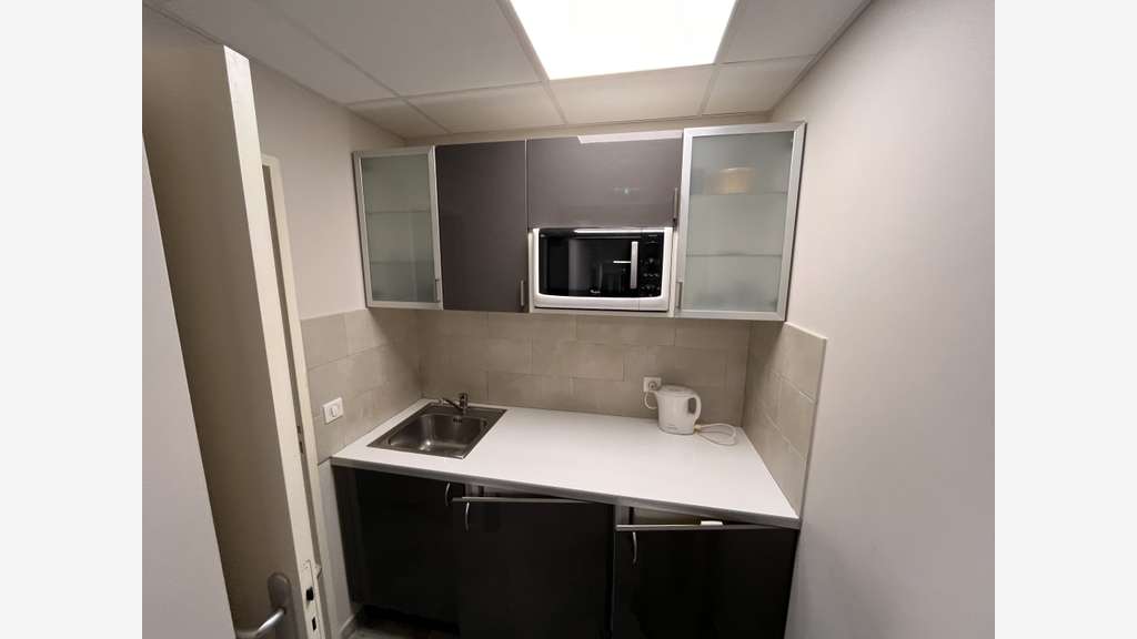 A louer bureaux de 130m² R+1 à l'entrée de Toulon