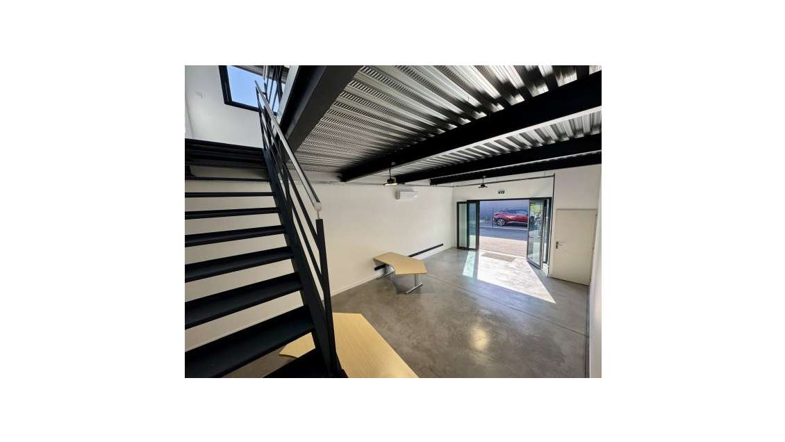 A louer bureaux proche péage autoroute à Toulouges