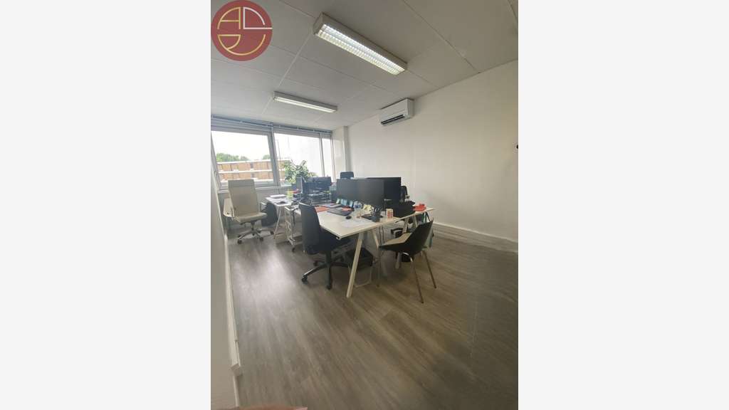 Bureaux à louer 128m² à Toulouse Zone Thibaut