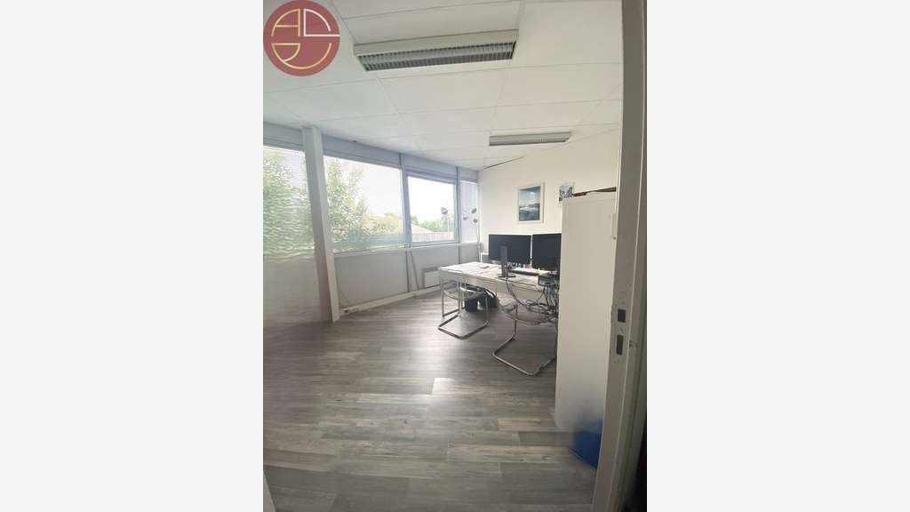 Bureaux à louer 128m² à Toulouse Zone Thibaut
