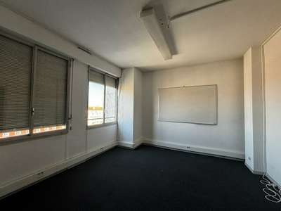 A louer bureaux de 39m² en R+1 à Toulouse Centre