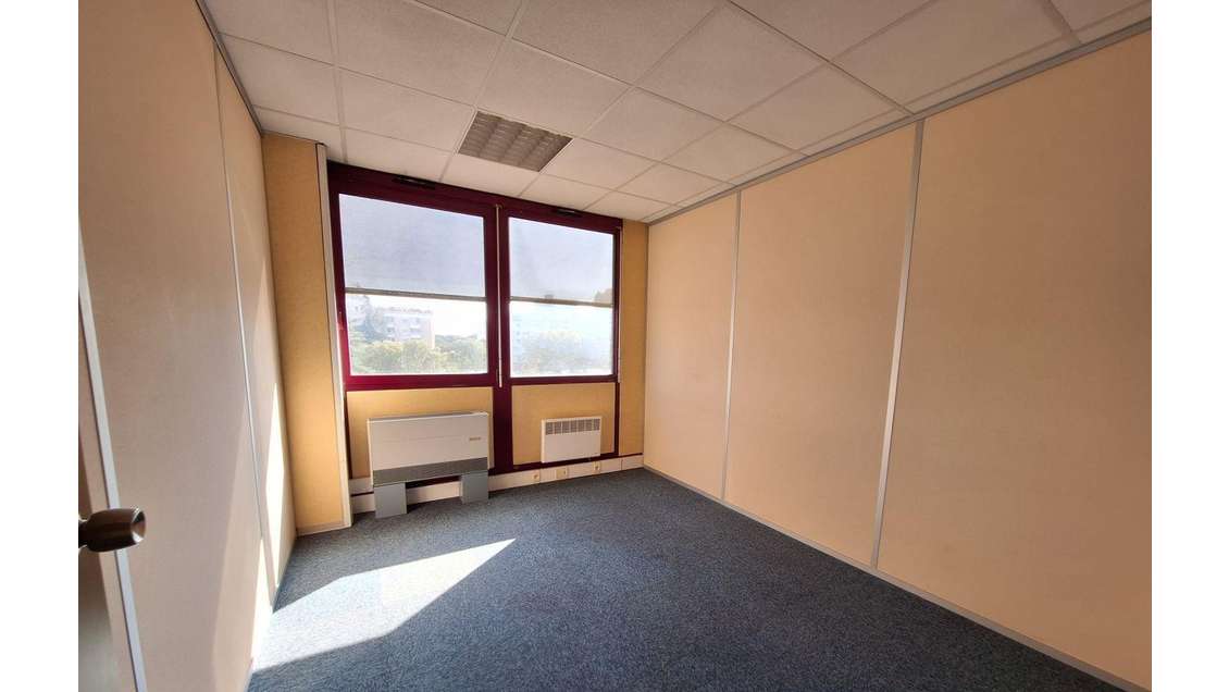 Location bureaux 115m² Toulouse Route de St-Simon