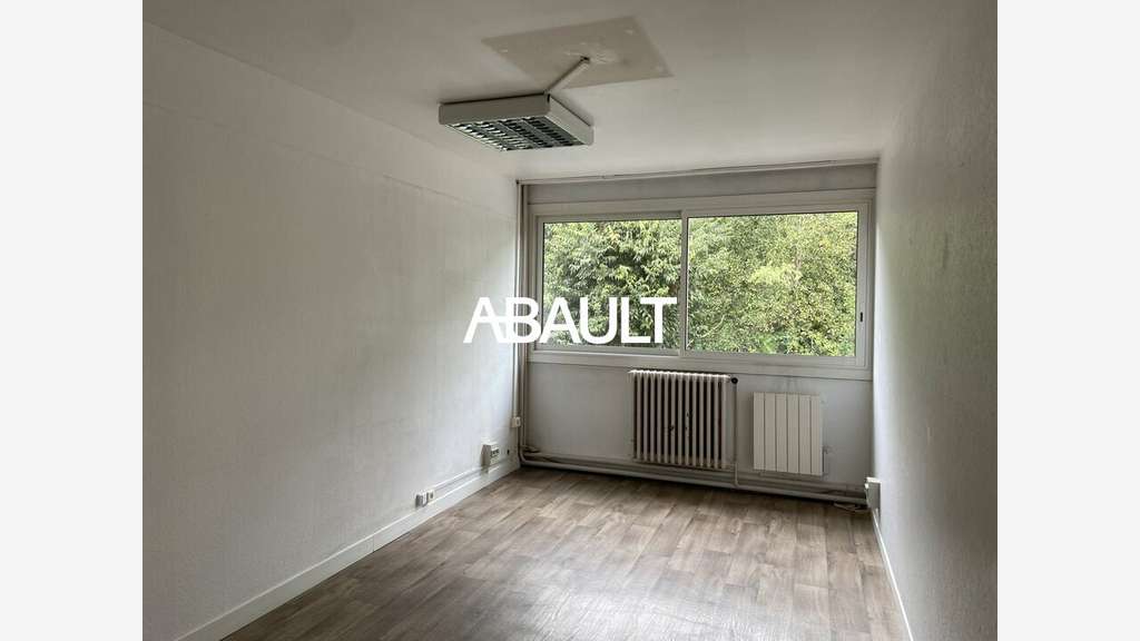 Bureaux 250m² R+1 à louer à Toulouse