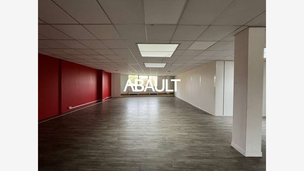 A louer plateaux de bureaux R+1 Cité de l'Espace