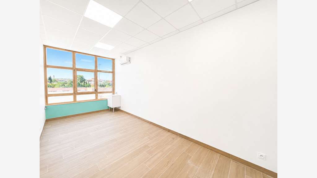 A louer 6 bureaux médicaux (19 à 20m²) à Toulouse