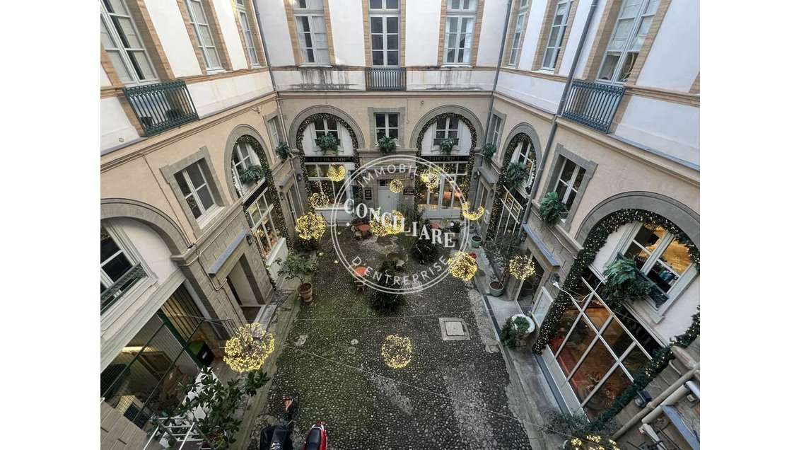 Bureaux 65m² R+1 à louer à Toulouse Saint Georges