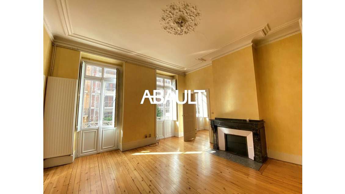 A louer bureaux 180m² R+1 à Toulouse Rue Bayard