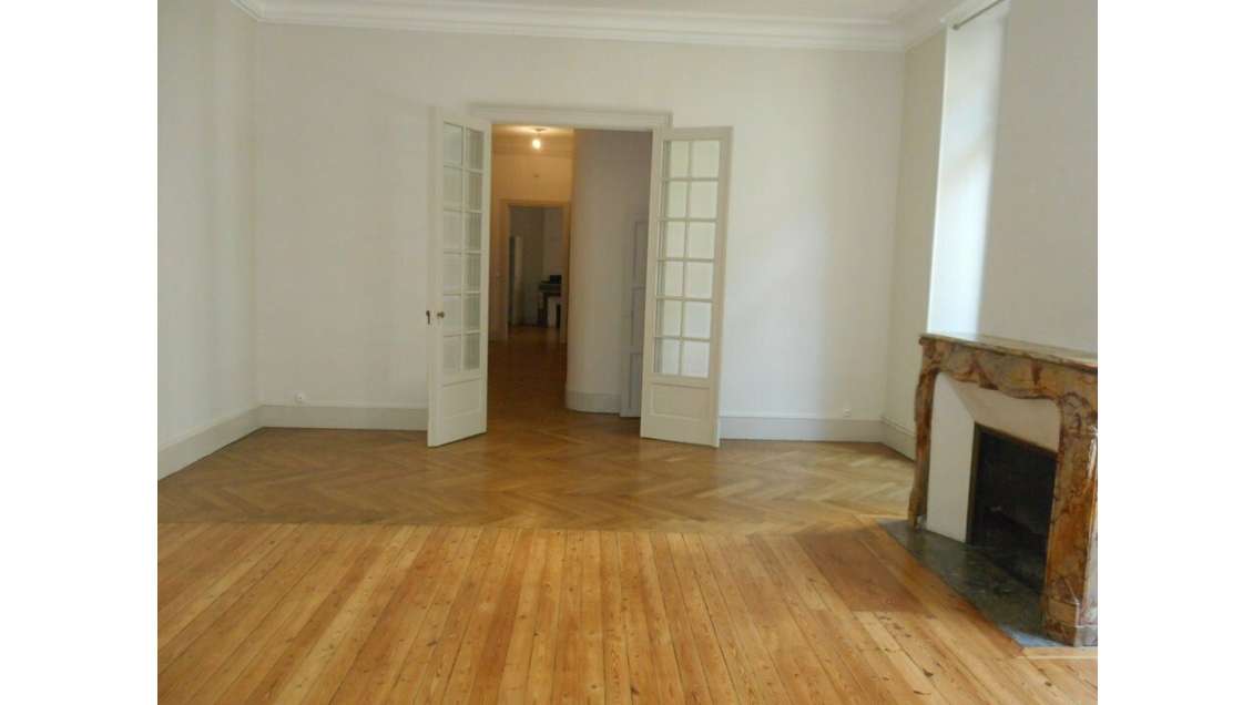 Location bureaux 219m² à Toulouse Saint Etienne