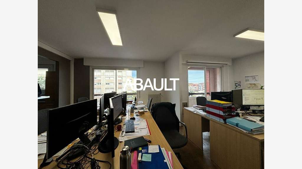 A louer bureaux 90m² R+3 à Toulouse Patte d'Oie