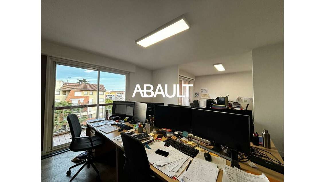 A louer bureaux 90m² R+3 à Toulouse Patte d'Oie