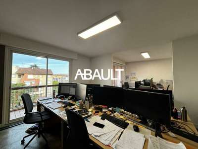A louer bureaux 90m² R+3 à Toulouse Patte d'Oie