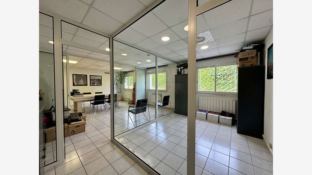 A louer bureaux 170m² zone Thibault / Monlong