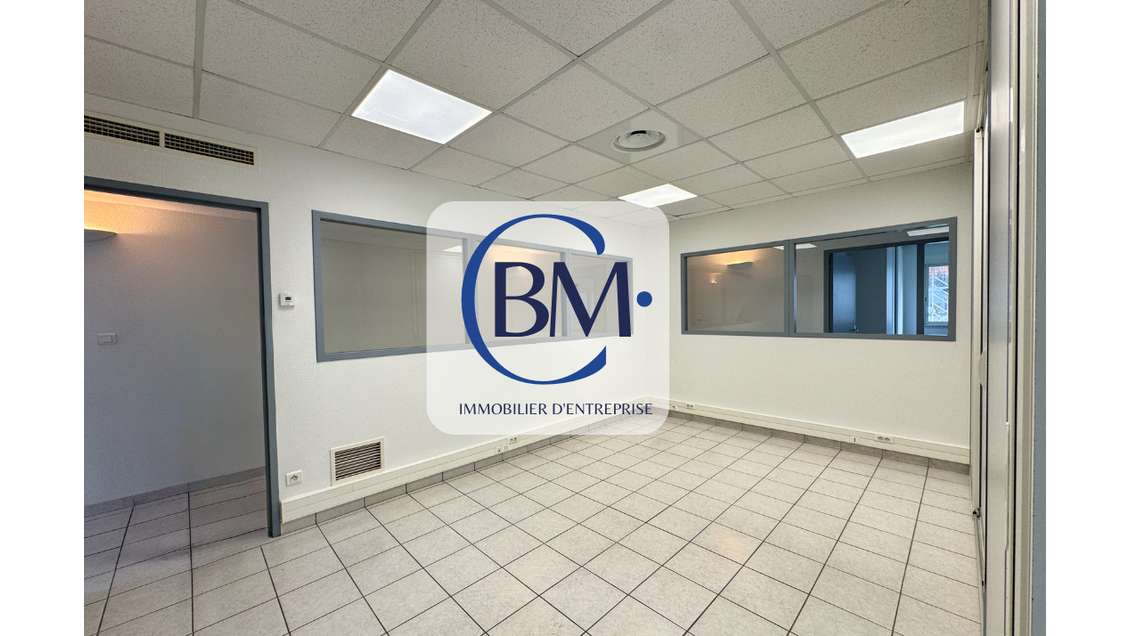 A louer bureaux 104m² zone Thibault / Monlong