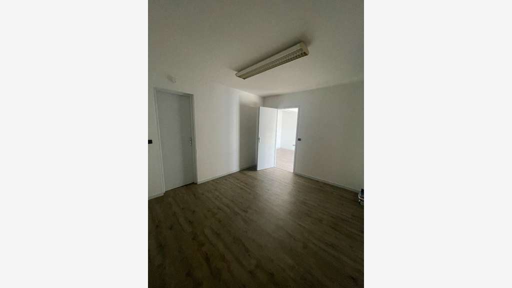 Loue bureaux de 37m² à rue Louis Vestrepain