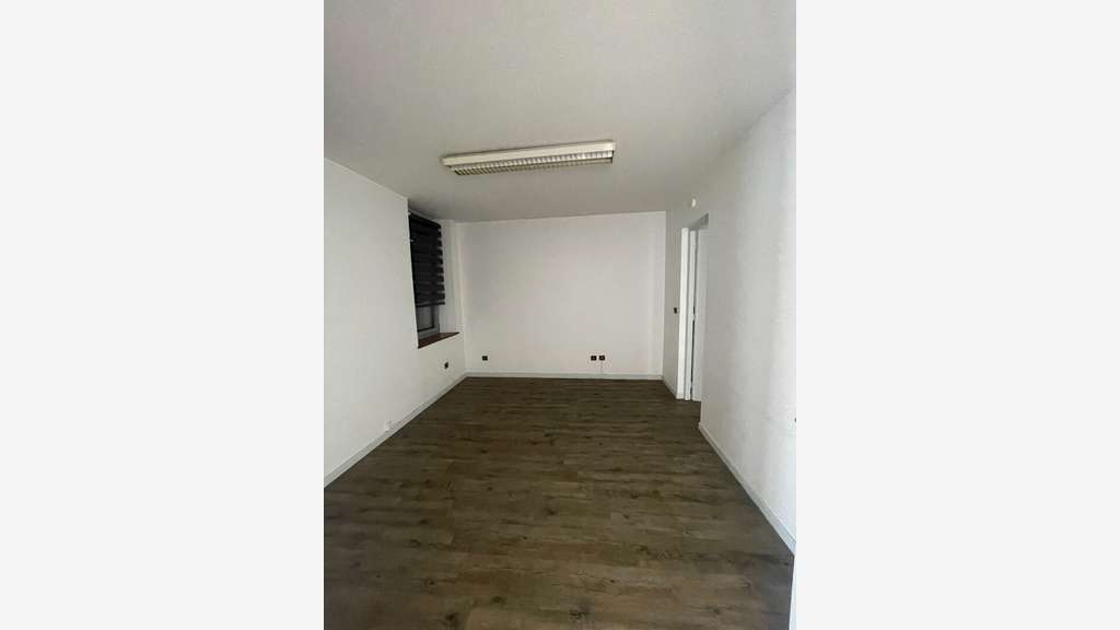 Loue bureaux de 37m² à rue Louis Vestrepain