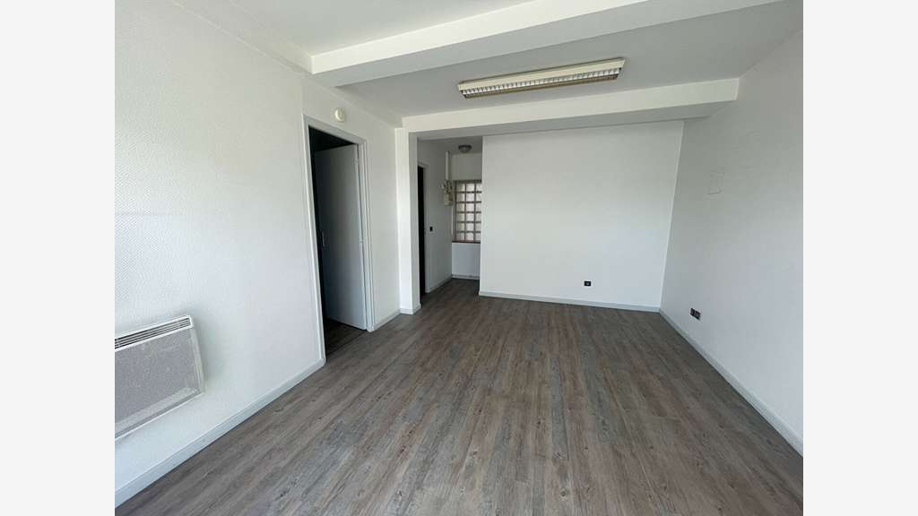 Loue bureaux de 37m² à rue Louis Vestrepain