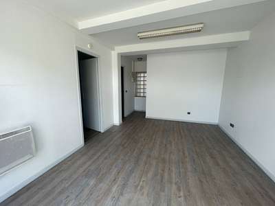 Loue bureaux de 37m² à rue Louis Vestrepain