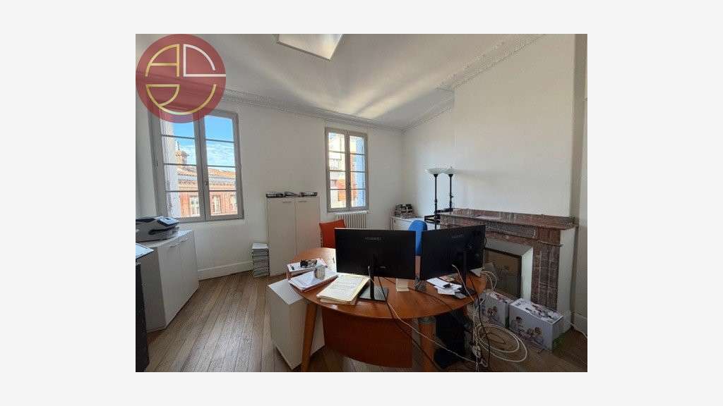 Loue bureau 219m² Toulouse hypercentre St Etienne