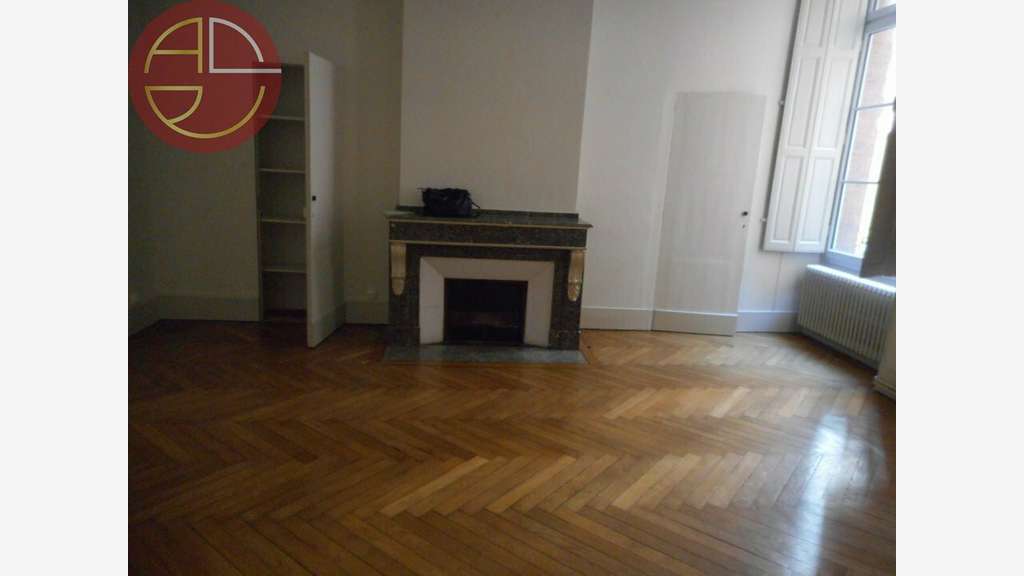 Loue bureau 219m² Toulouse hypercentre St Etienne
