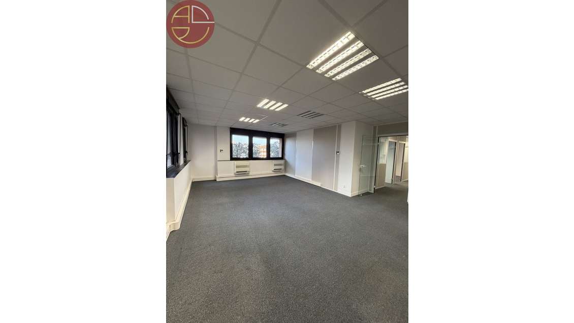 TOULOUSE MEDIATHEQUE BUREAUX 195 M² A LA LOCATION