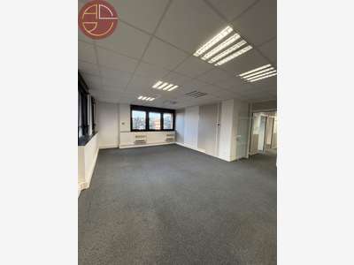 Loue bureaux de 195m² à Toulouse Médiathèque