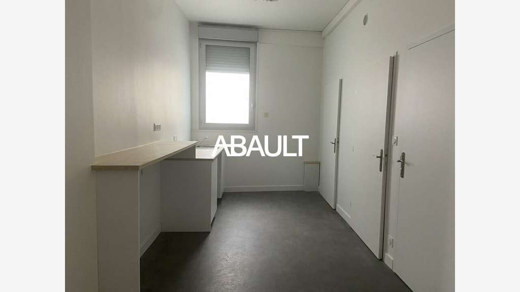 Bureaux de 120m² à louer au 1er étage à Toulouse