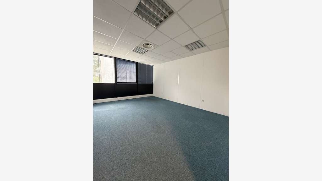 A louer bureaux de 310m² avec parking à Toulouse