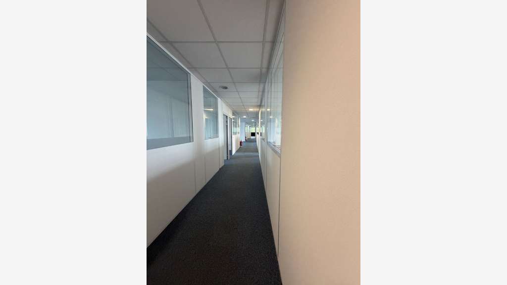 A louer bureaux de 310m² avec parking à Toulouse