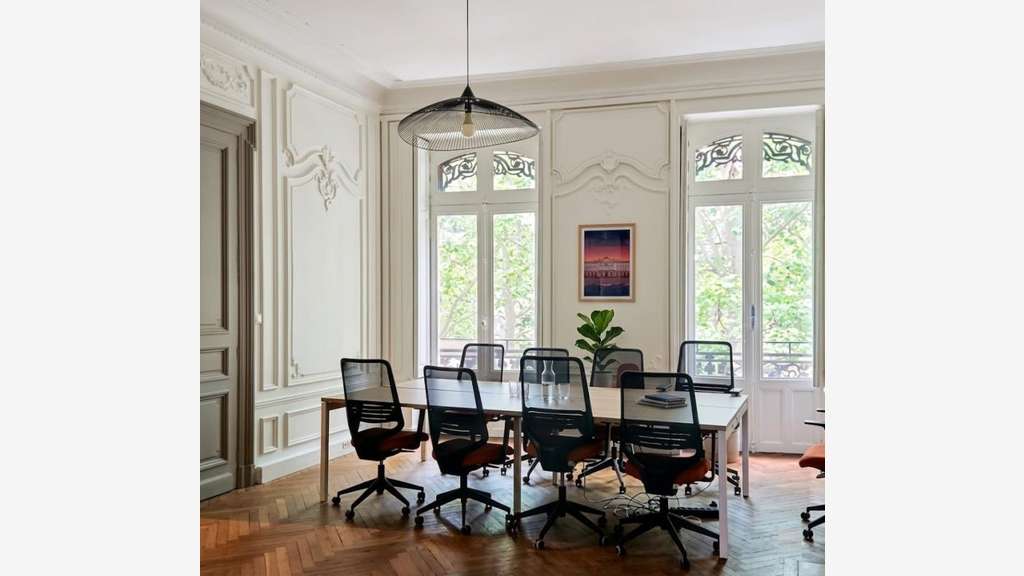 Location bureaux lumineux 233m² à Toulouse