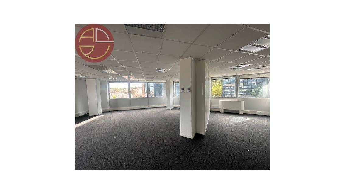 TOULOUSE HYPERCENTRE - A LOUER BUREAUX DE 326M². L