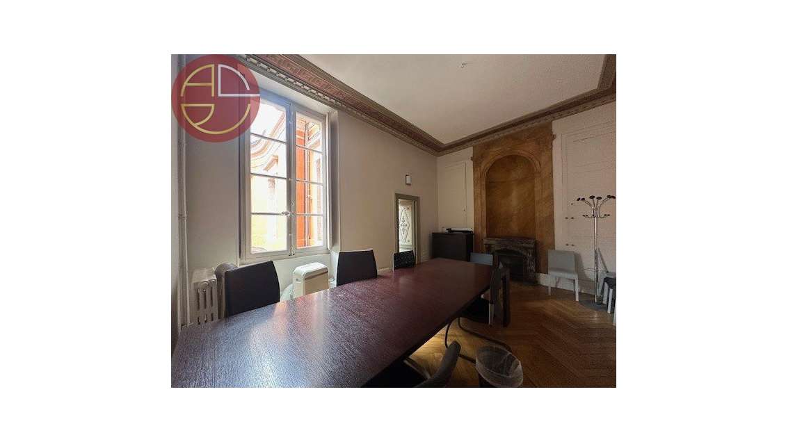 TOULOUSE HYPERCENTRE - A LOUER 208 M² DE BUREAUX.