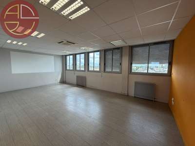 HYPERCENTRE CENTRE BUREAUX 234M² compatibles ERP 5