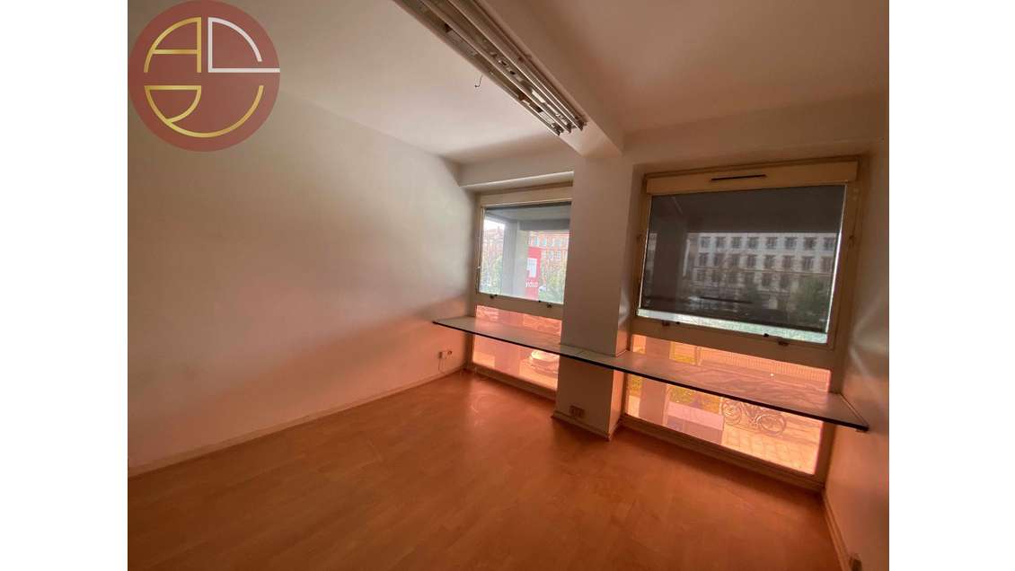 Location bureaux 39m² R+1 à Toulouse Jean Jaurès