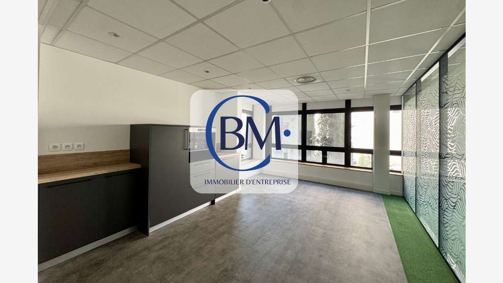A louer bureaux 108m² avec 4 parkings à Toulouse