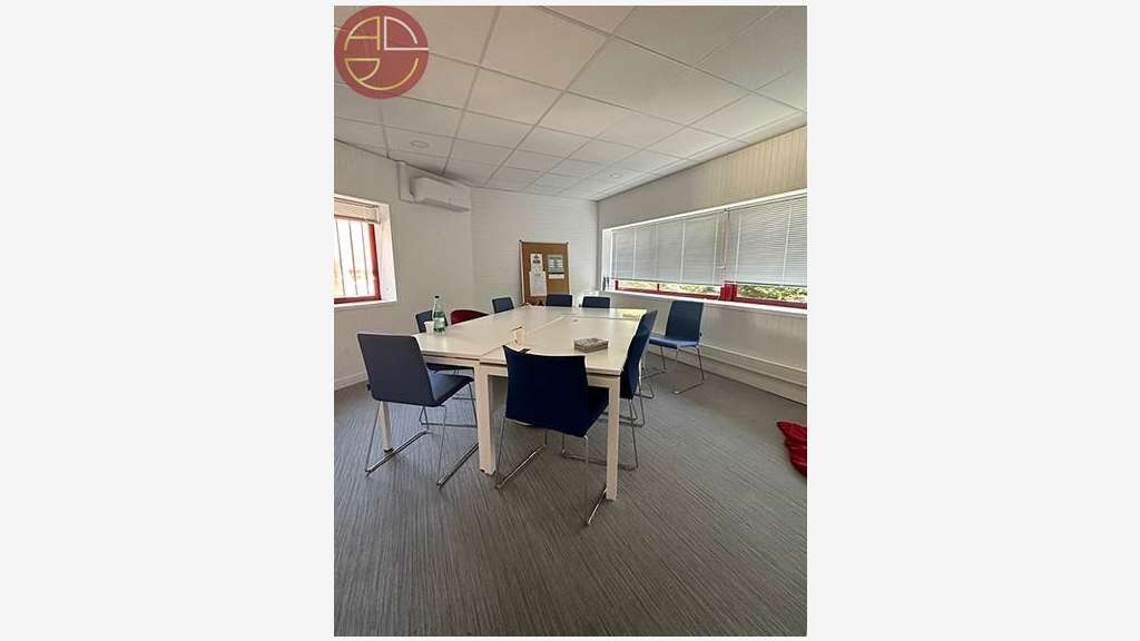Location bureaux 260m² à Toulouse Sept Deniers