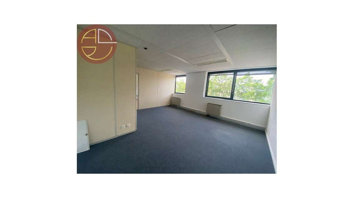 Location bureaux 52m² R+1 à Toulouse Basso Combo