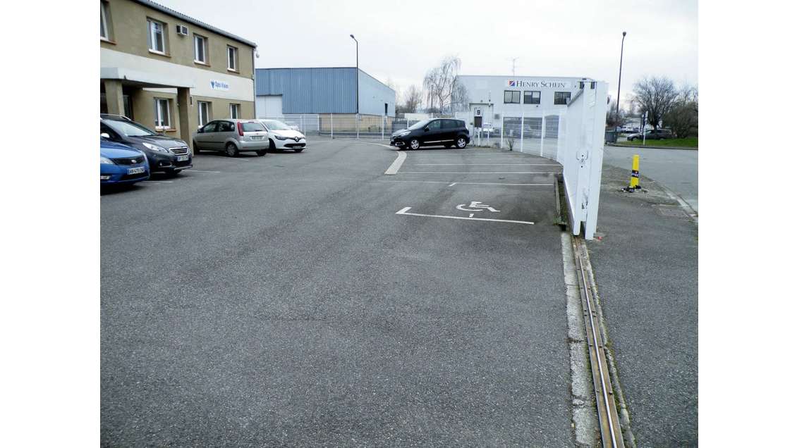 Location bureaux 140m² R+1 à Toulouse Zone Thibaud