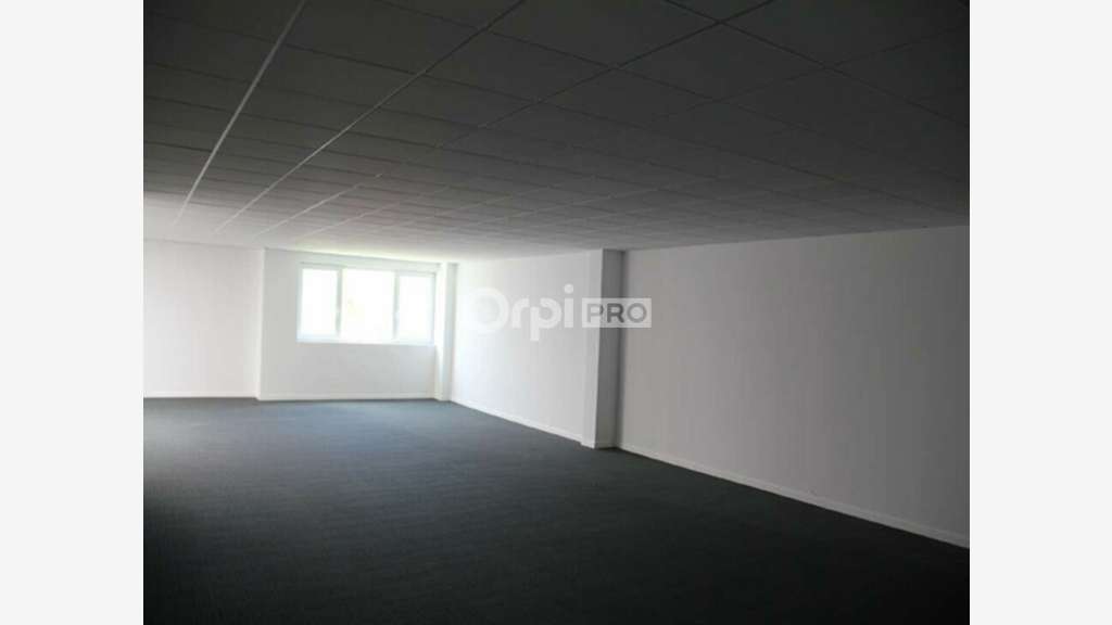 A louer bureau de 60m² en R+1 en ZA à Tourcoing