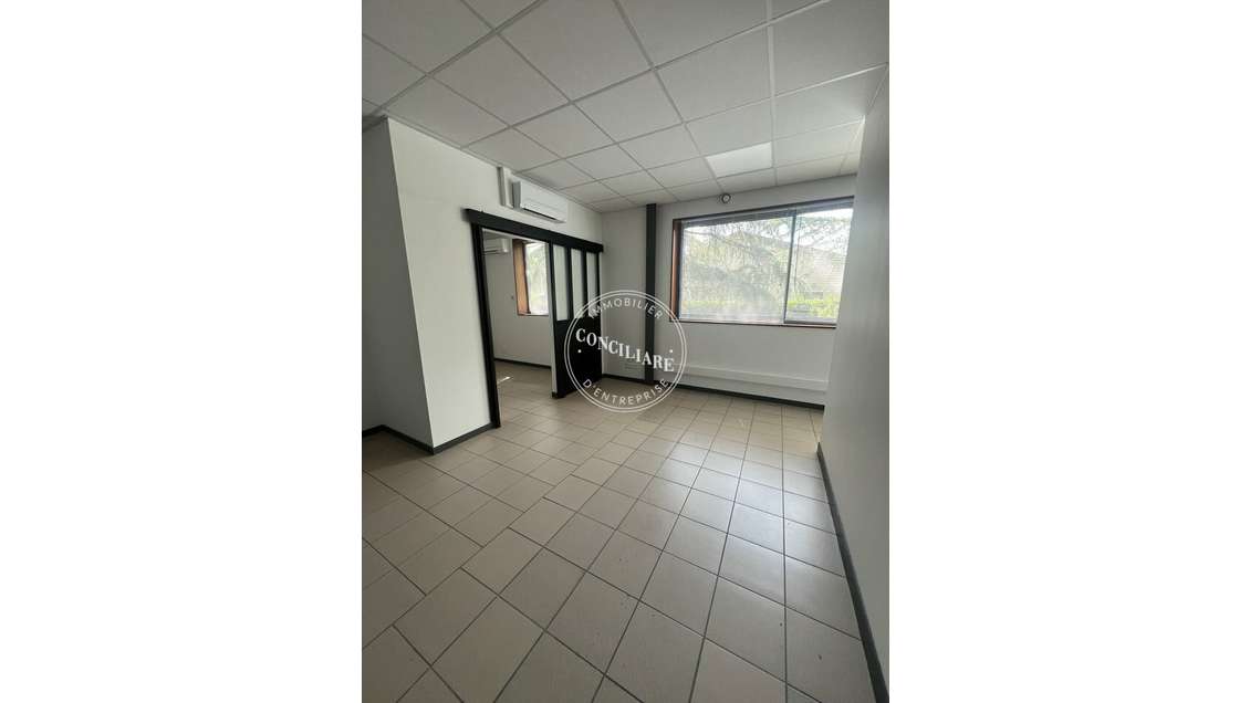 A louer bureaux 258m² en RDC à Tournefeuille