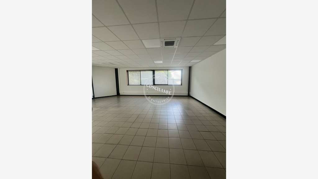 Loue bureaux 258m² excellent état à Tournefeuille